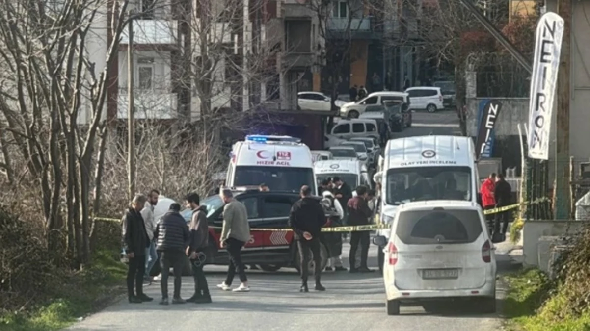 İstanbul'da Otomobil İçinde Silahla Vurulmuş Bir Erkek Cesedi Bulundu