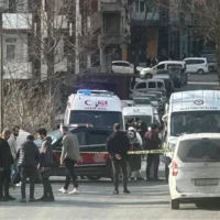İstanbul'da Otomobil İçinde Silahla Vurulmuş Bir Erkek Cesedi Bulundu