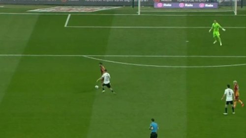 Beşiktaş, G.Saray'daki inanılmaz hatayı fırsata çevirdi! Hadziahmetovic'in golü, Beşiktaş'ın geri dönüşüne engel olamadı.