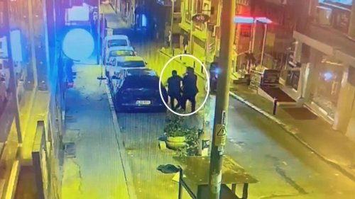 İstanbul'un Göbeğinde Silah Çekip Kadın Kaçırma Olayı!