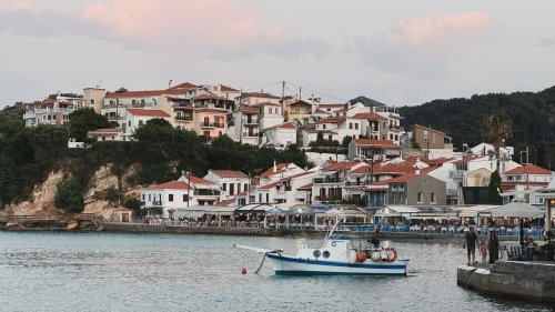 Samos Gezi Rehberi: Deniz, Güneş ve Biraz da Kalamar